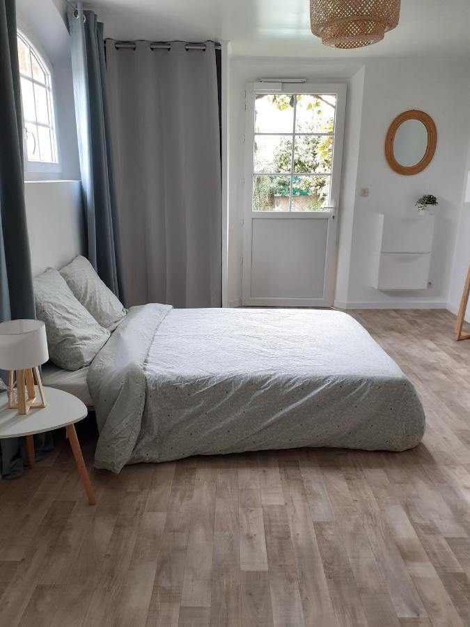 Poussan Superbe Grand Studio Tout Confort Avec Exterieur מראה חיצוני תמונה