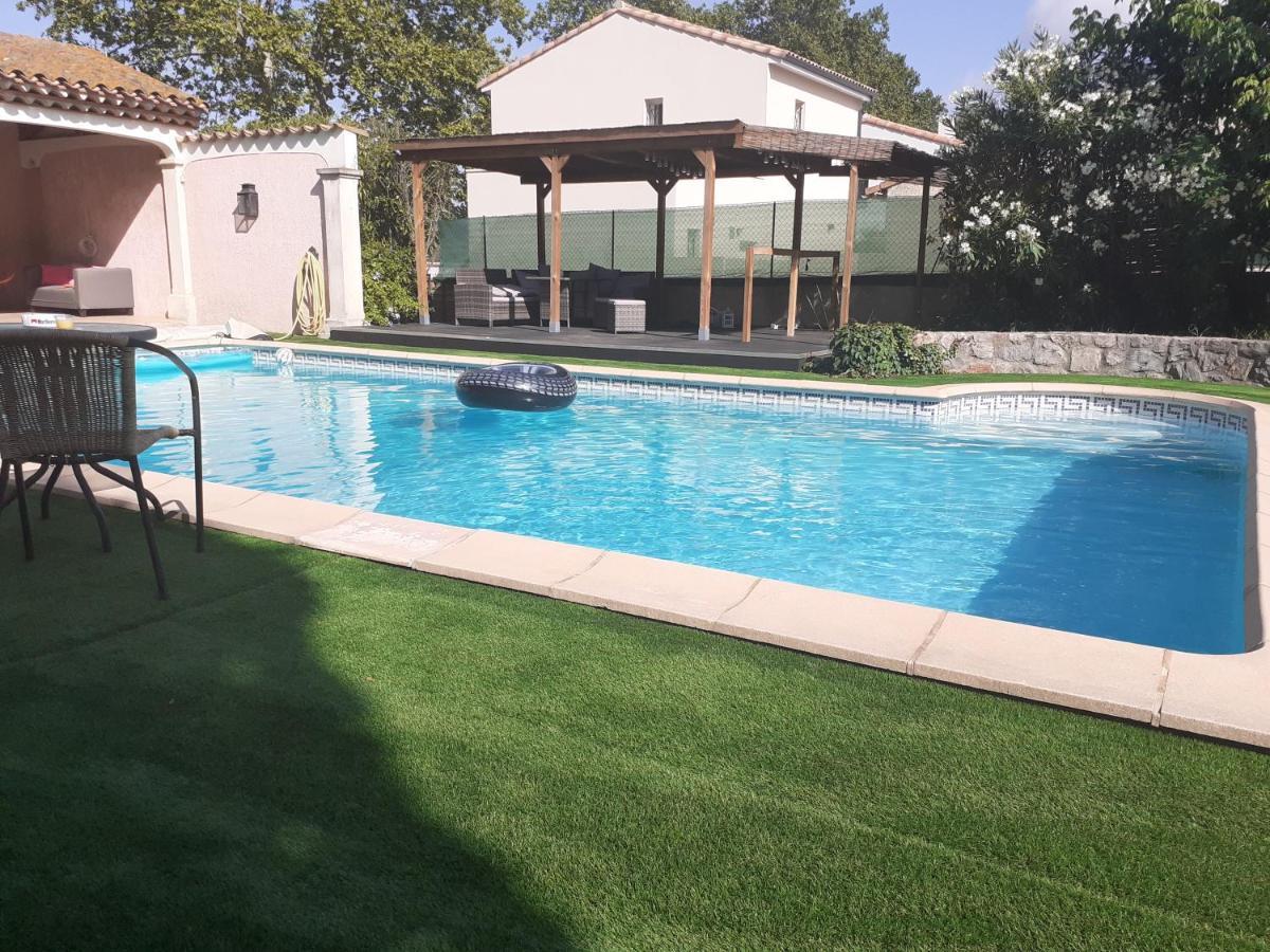 Poussan Superbe Grand Studio Tout Confort Avec Exterieur מראה חיצוני תמונה