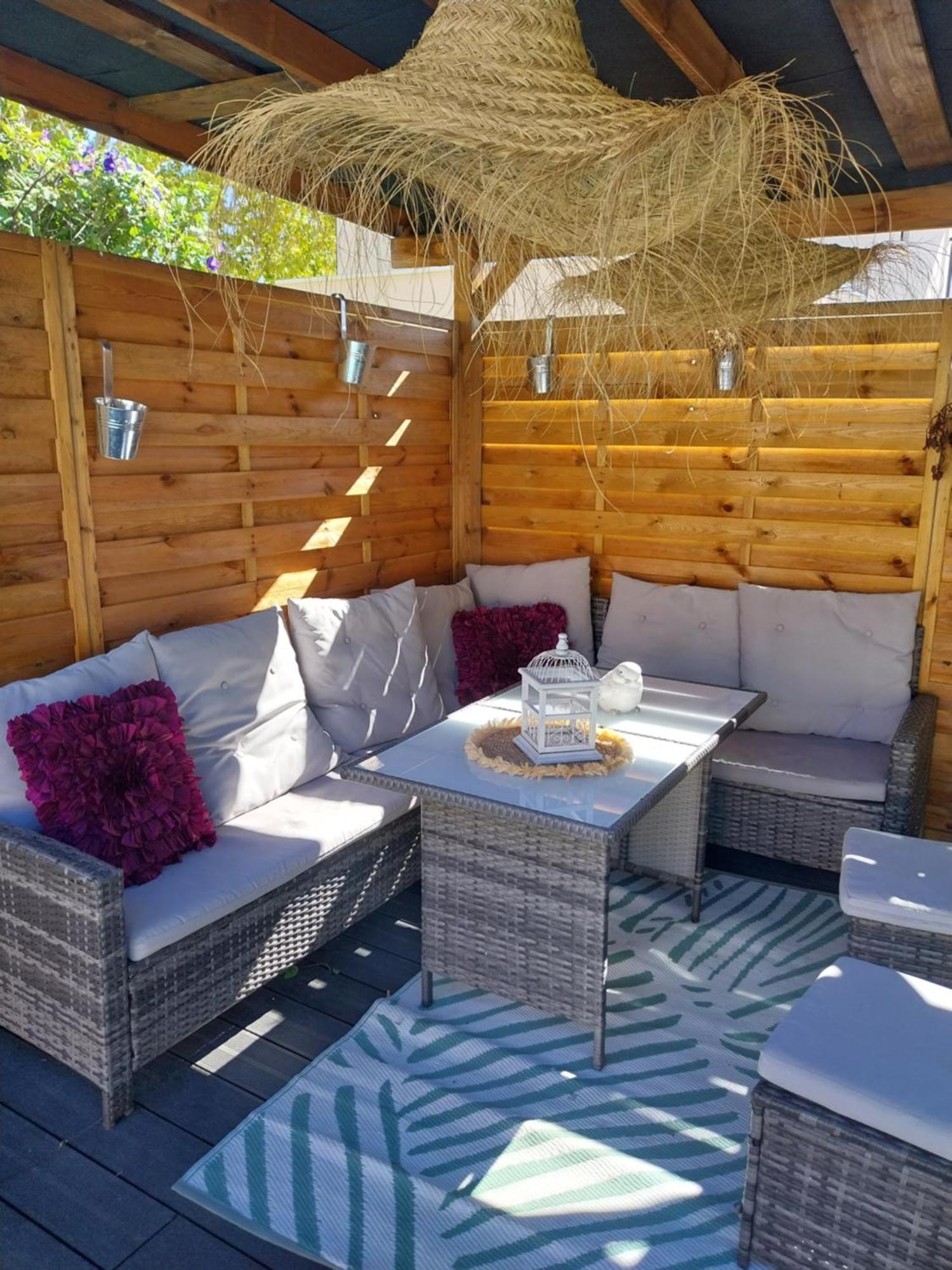 Poussan Superbe Grand Studio Tout Confort Avec Exterieur מראה חיצוני תמונה